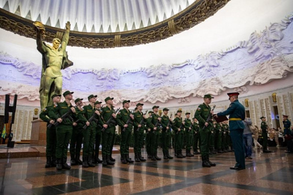 Новобранцы Преображенского полка из Ивановской области приняли присягу в Музее Победы